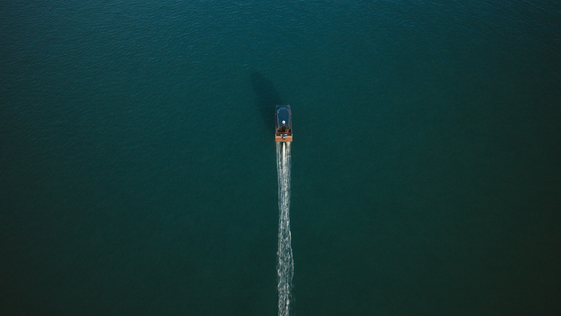 Fullers360 Electric ferry generating low emissions.